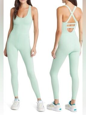 Free People Movement Throw
Onesie Sage Brush jumpsuit